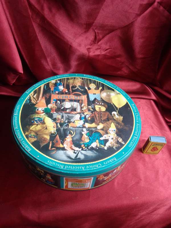 Bakers Biscuit Tin