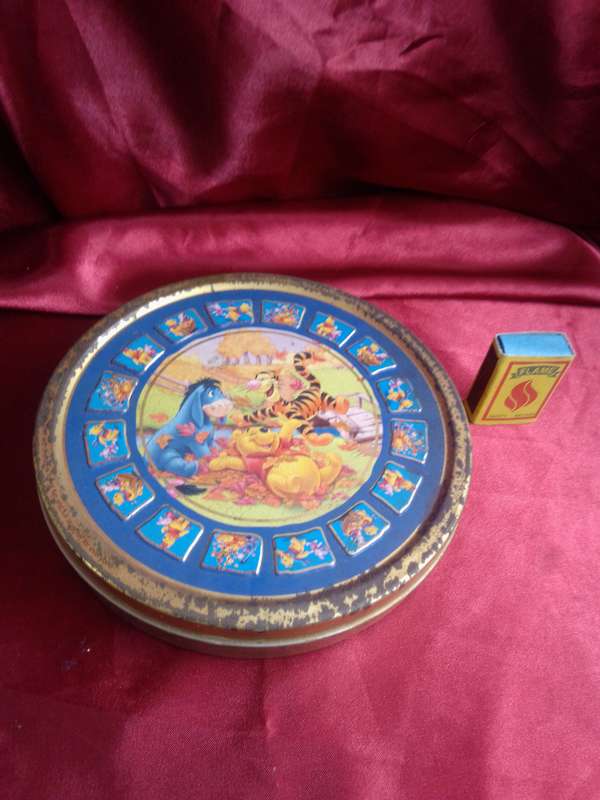 Winnie the Pooh Tin
