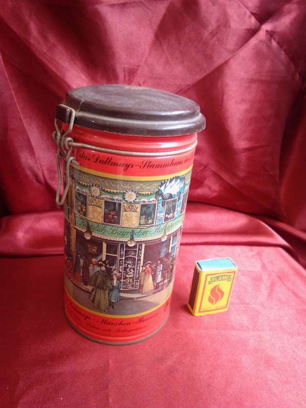 General Storage Tin with Latch Top