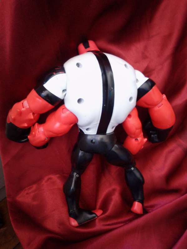Large Playmates / Cartoon Network Ben 10 'Four Arms' Articulated Figurine