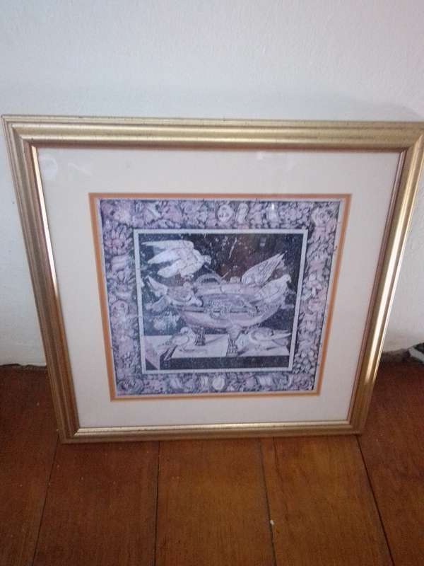 Stunning Framed Print of a mural 'Basin with drinking Pidgeons' Pompei