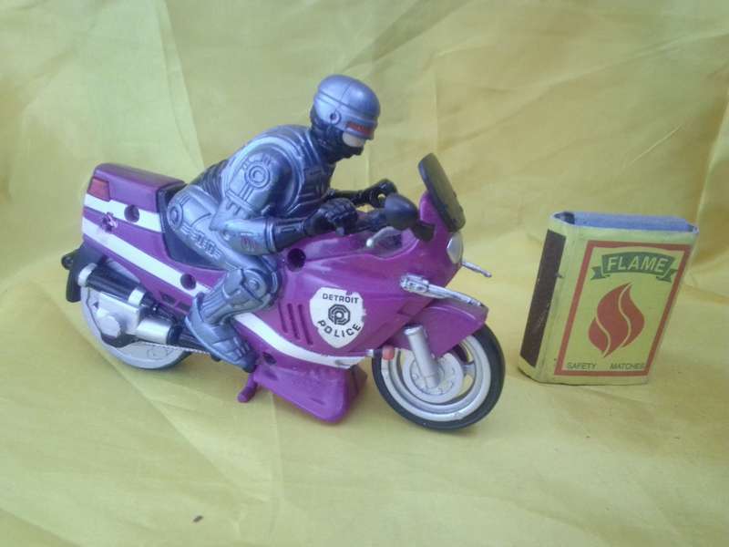 1994 Orion Pictures RoboCop Figurine On Bike