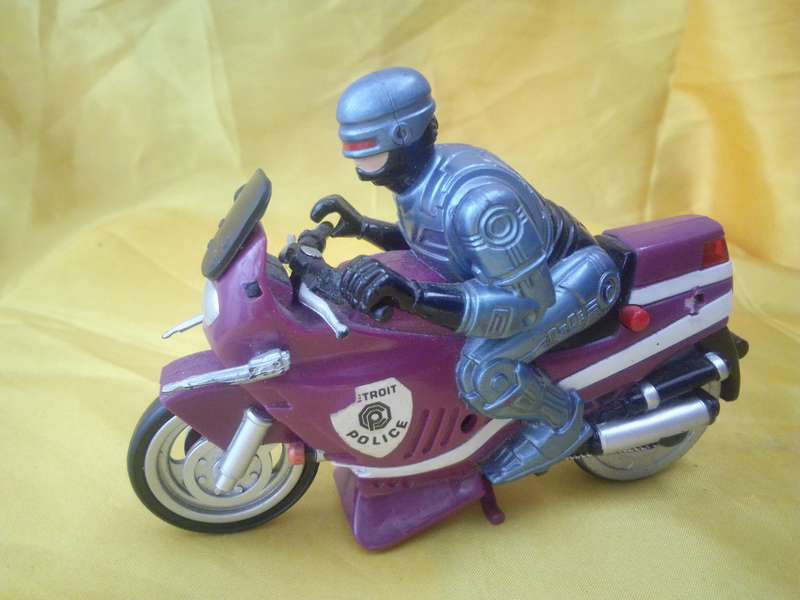 1994 Orion Pictures RoboCop Figurine On Bike