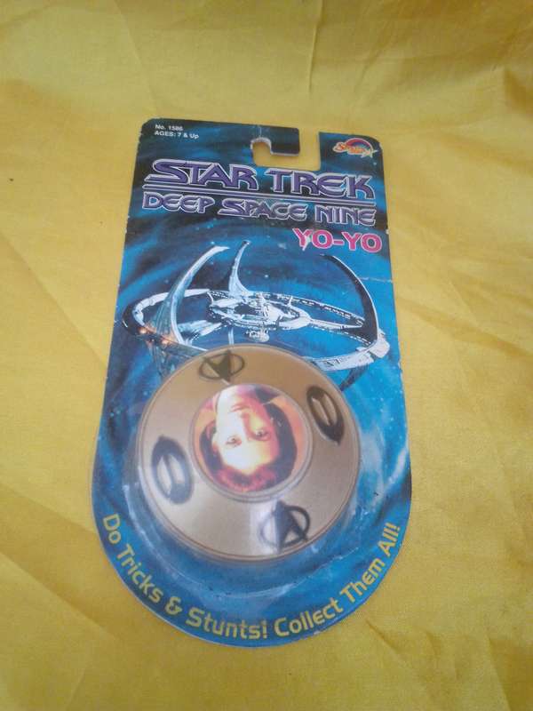 Rare 1993 Star Trek Deep Space Nine 'Kira Nerys' Yo-Yo In original Packaging