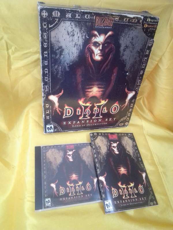 2001 DIABLO II Lord of Destruction expansion Set Big Box PC