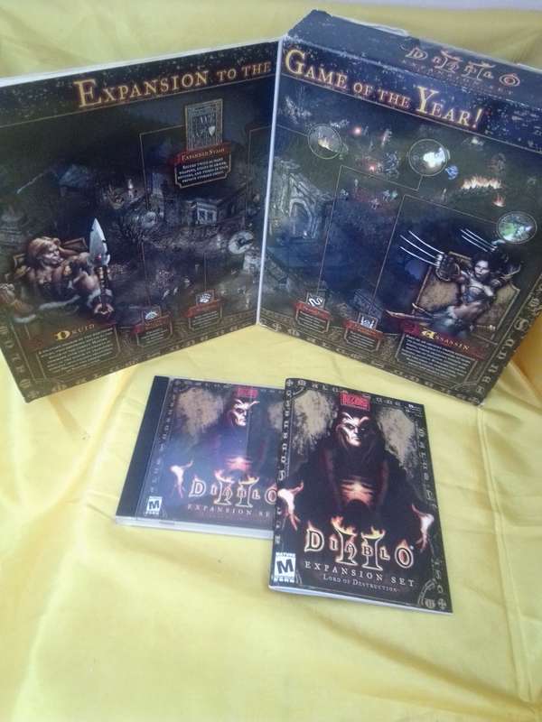2001 DIABLO II Lord of Destruction expansion Set Big Box PC