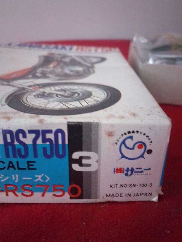 Rare 1974 Sunny Kawasaki RS750 1 / 24 Scale Model In Original Packaging