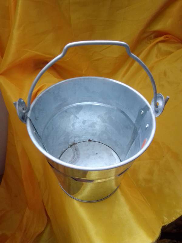 Steel / Galvanized Bucket with Handle