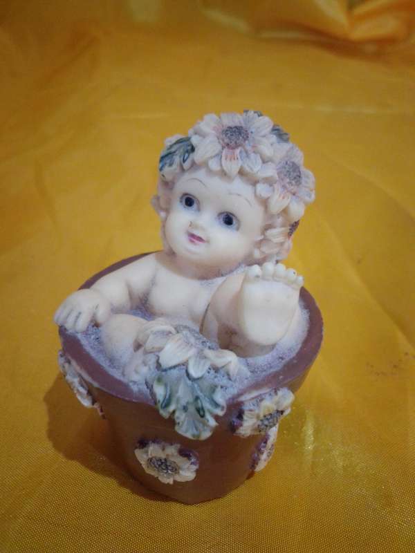 Retro Baby Pot Plant Handpainted Resign Figure