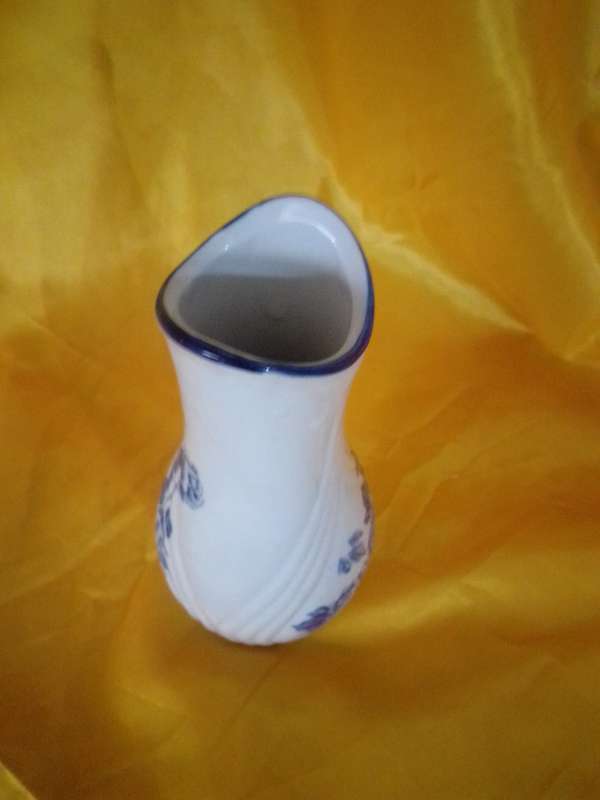 Stunning Vintage Delft Handpainted Blue & White Vase