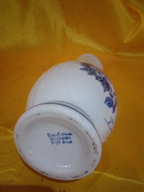 Stunning Vintage Delft Handpainted Blue & White Vase