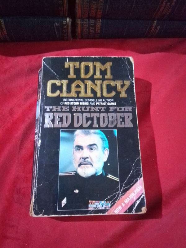 The Hunt for Red October - Tom Clancy 1993 Paperback