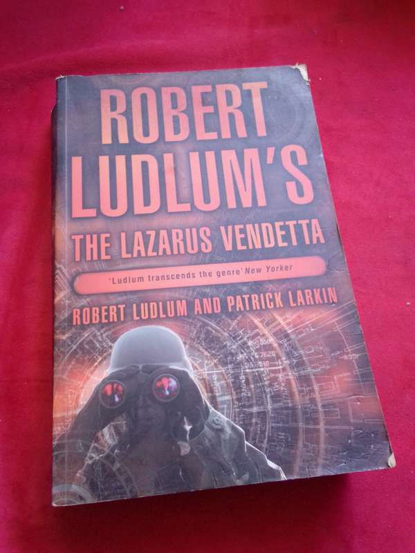 The Lazarus Vendetta - Robert Ludlum 2004 Paperback