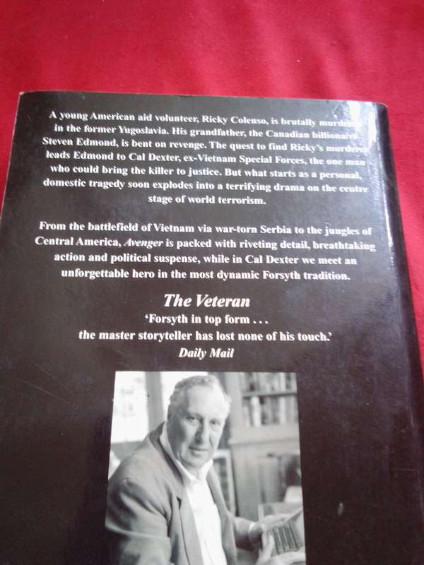 AVENGER - Frederick Forsyth 2003 Paperback