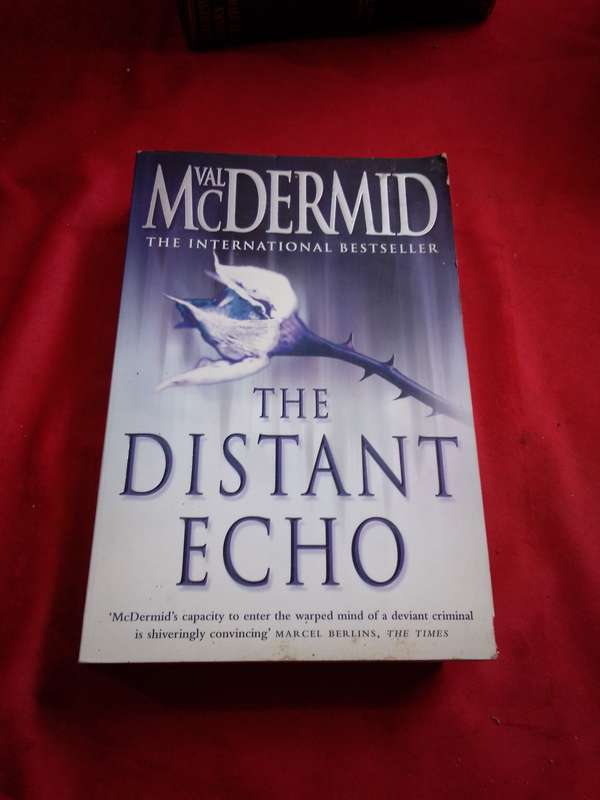 The Distant Echo - Val McDermid 2003 Paperback