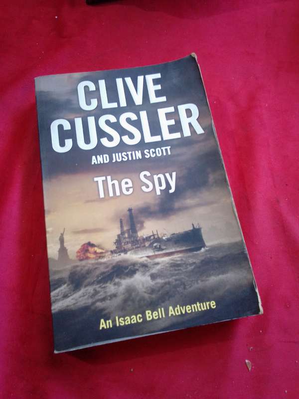 The Spy - Clive Cussler 2010 Paperback