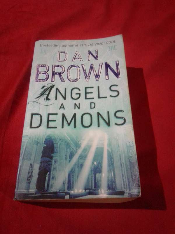 Angels & Demons - Dan Brown 2001 Paperback