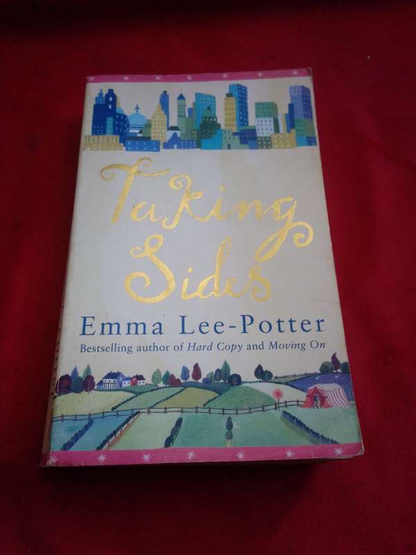 Taking Sides - Emma Lee-Potter 2002 Paperback