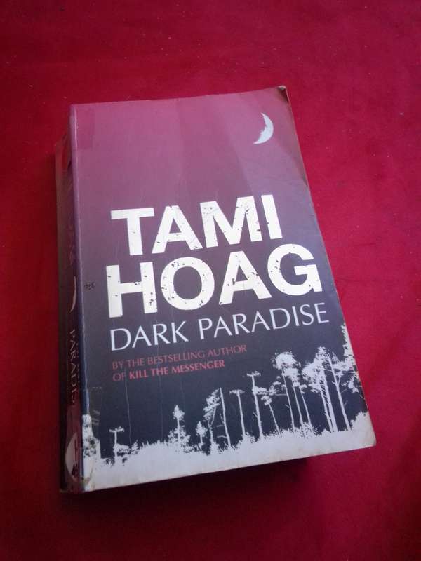 Dark Paradise - Tami Hoag 2004 Paperback