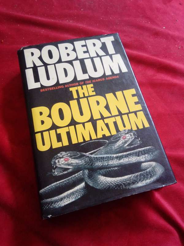 The Bourne Ultimatum - Robert Ludlum 1990 Hardcover
