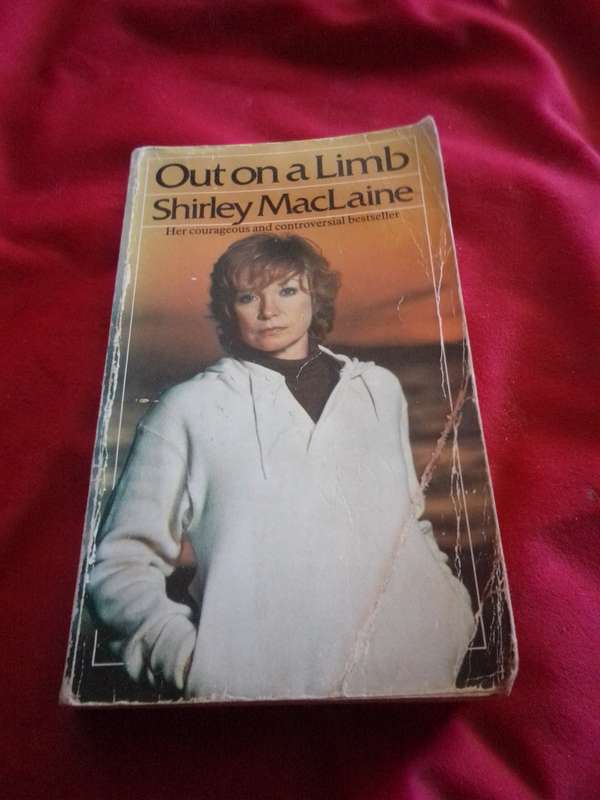 Out on a Limb - Shirley MacLaine 1989 Paperback