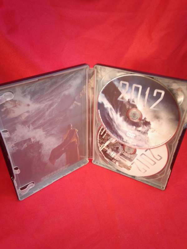 Steelbook DVD '2012' Two Disc Edition