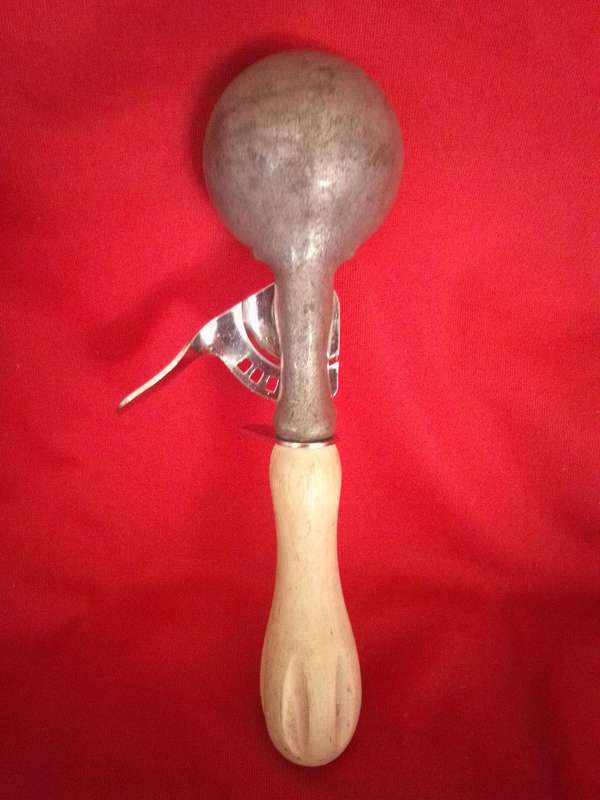 1950's - Early 70's Tala England Ice Cream Scoop