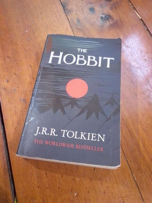 The Hobbit - J.R.R. Tolkien 2006 Paperback