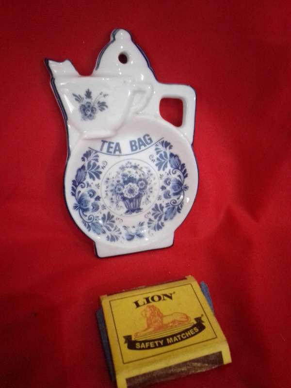 Delft Tea Bag porcelain Rest