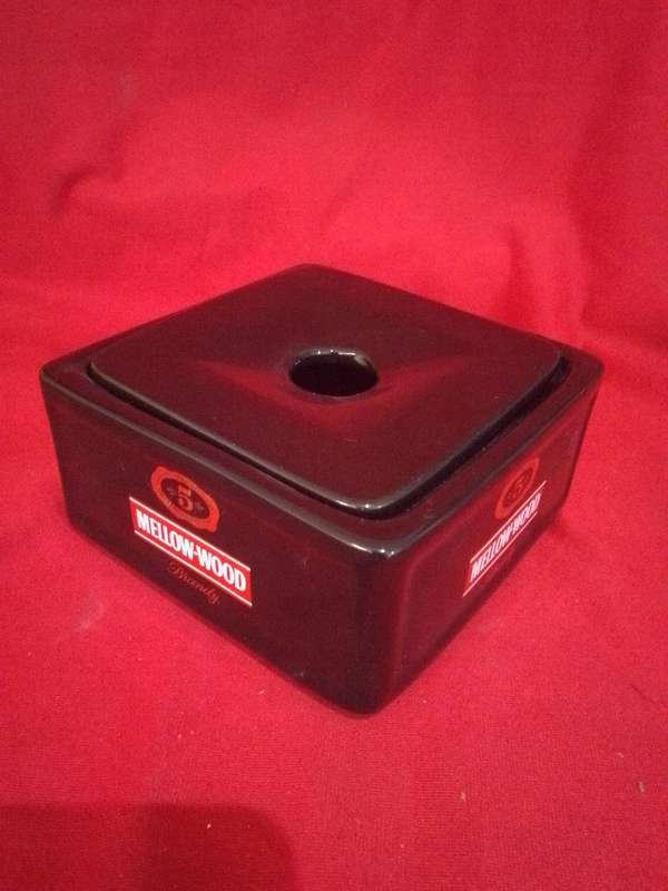 Retro Mellow Wood 5 Year Porcelain Ashtray