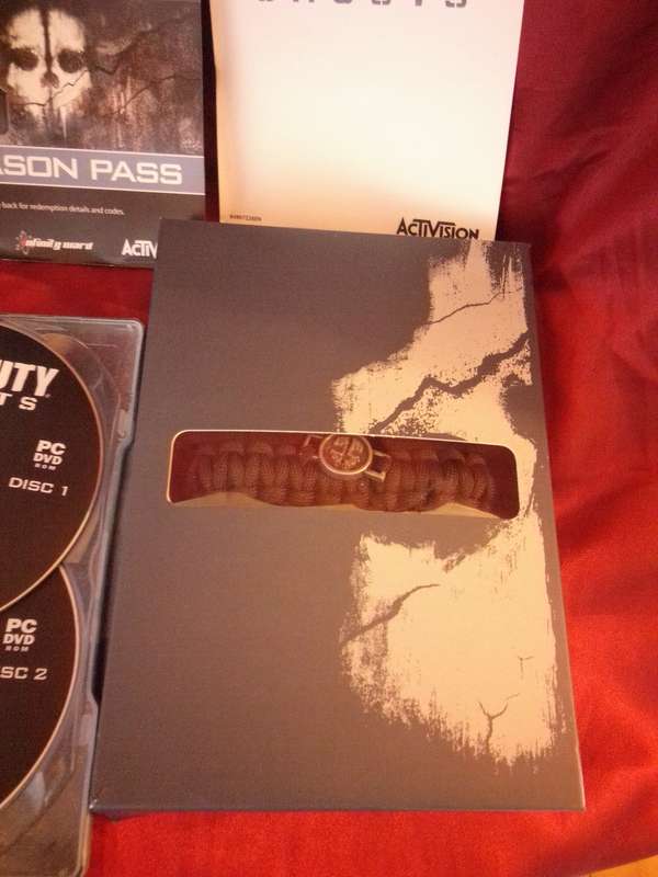 2013 Call of Duty GHOSTS Boxset (Complete & Mint Condition)