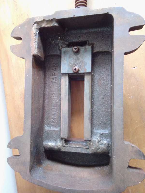 Vintage Japanese No 4 (110mm) Bench Vice with Wooden Storage Box