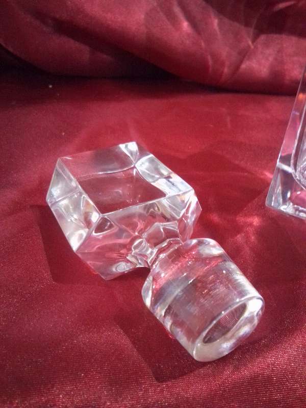 St John's College 100 Centenary 1898 - 1998 Glass Decanter (Mint Condition)