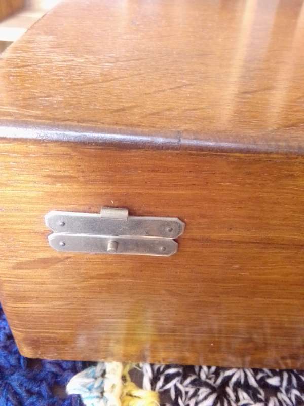 Circa 1916 Oak Cutlery Canteen