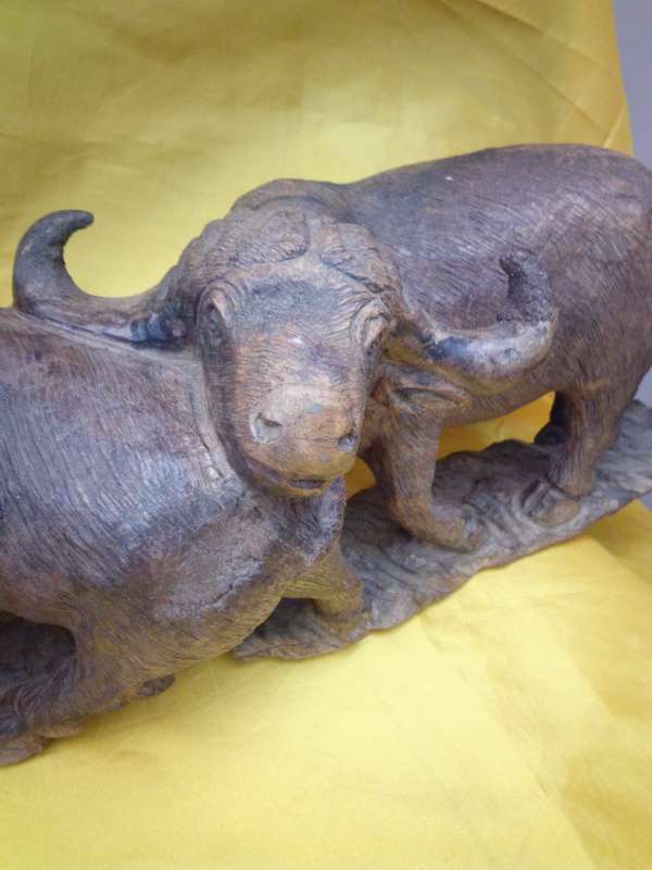 1971 Highly Detailed Wood Carving Cape Buffalo Cow & Bull