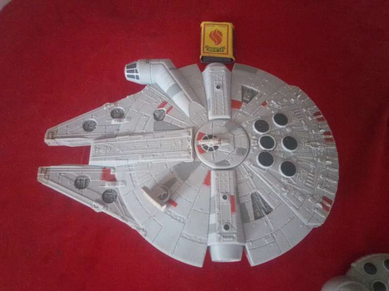 2015 Lucasfilm Star Wars Millennium Falcon Remote Control