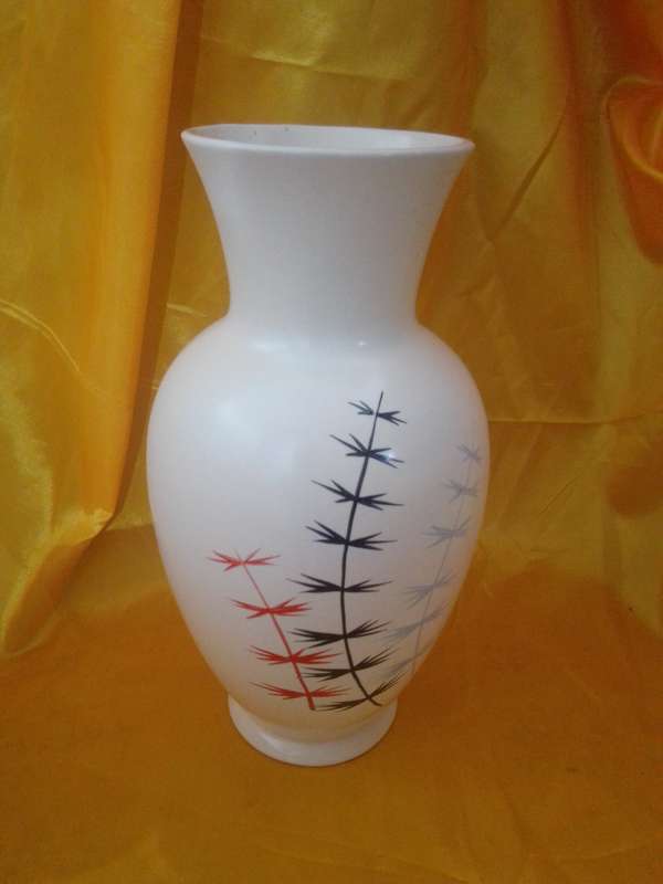 Beautiful Crown Devon England Vase