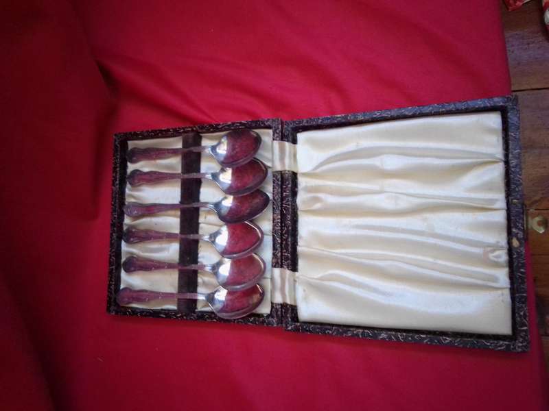Vintage Silver plate Boxed Teaspoons