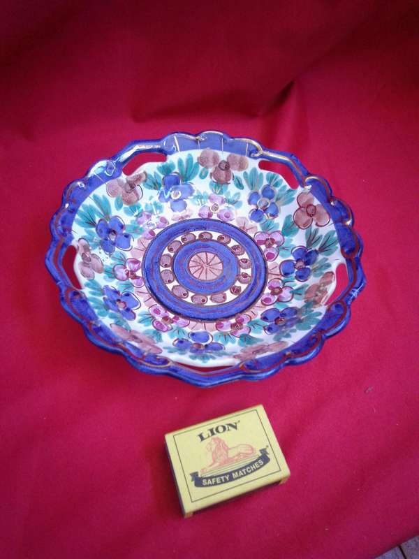 Stunning Vintage Gouda Holland 'Flora' Nut Dish