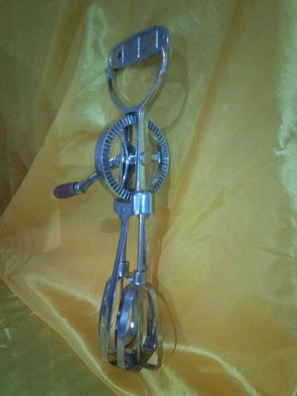 Vintage Hand Crank Egg Beater