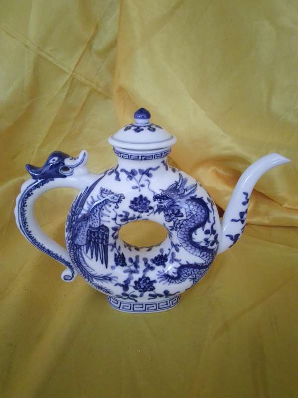 Vintage Chenghua China Donut Shaped Tea Pot With Blue & White Dragon Motif (Mint Condition)