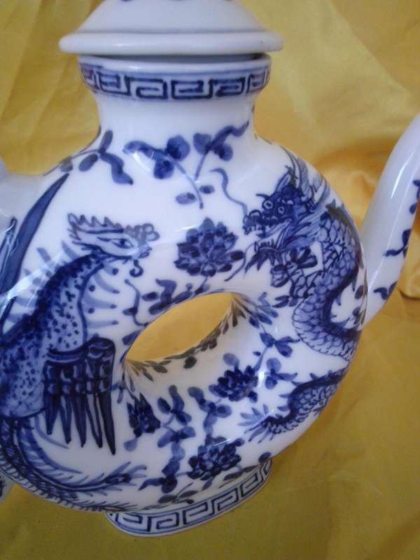 Vintage Chenghua China Donut Shaped Tea Pot With Blue & White Dragon Motif (Mint Condition)