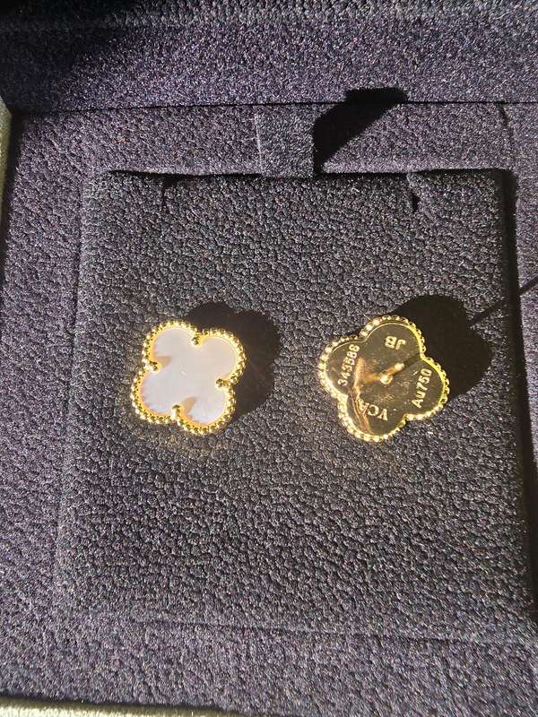 Van Cleef and Arpels vintage Alhambra Necklace and earings set