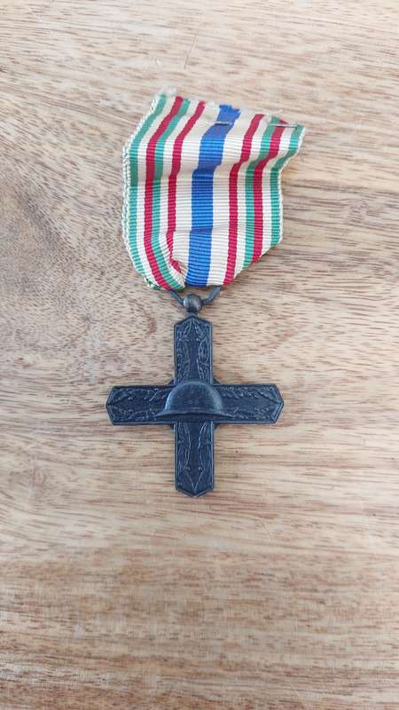 - Italy Knight's Cross Order of the Vittoria Veneto -