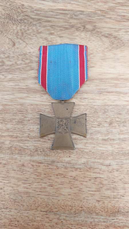 - Czechoslovakia Czech Volunteer Cross for (1918 - 1919) -