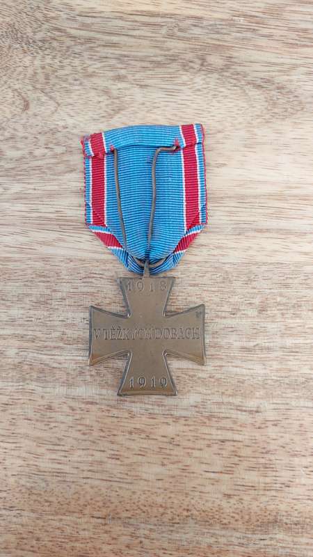- Czechoslovakia Czech Volunteer Cross for (1918 - 1919) -