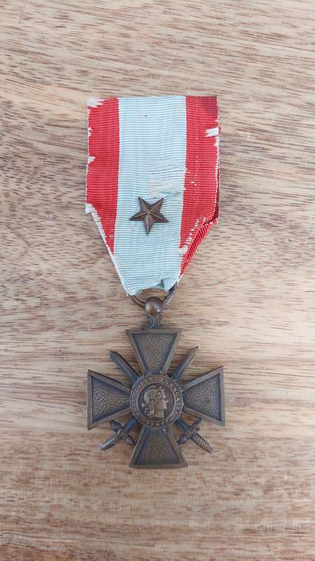 - France War Cross for Exterior Theatres of Operation with 1 Star -