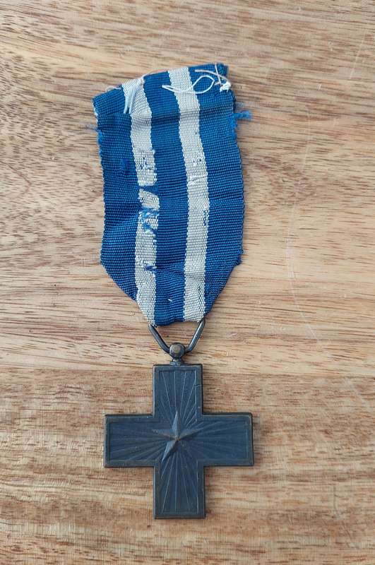 - WW1 Italian Wounded in Combat Medal -