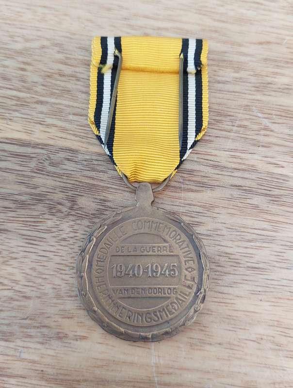 - Belgium Military Medal Commemorative Medal of the 1940-1945 War -