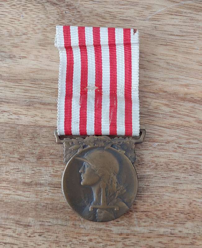 - WW1 France Commemorative Medal of the Great War -